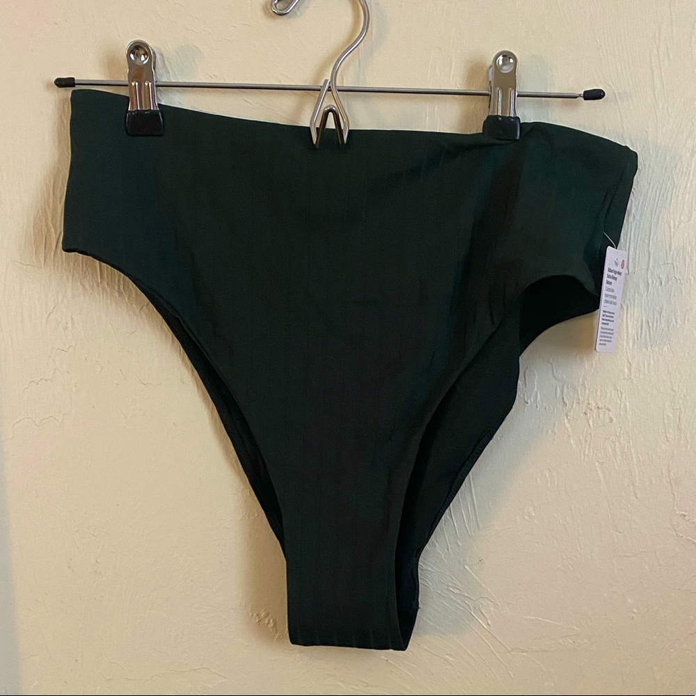 Lulu lemon high waisted swim bottom, size large.